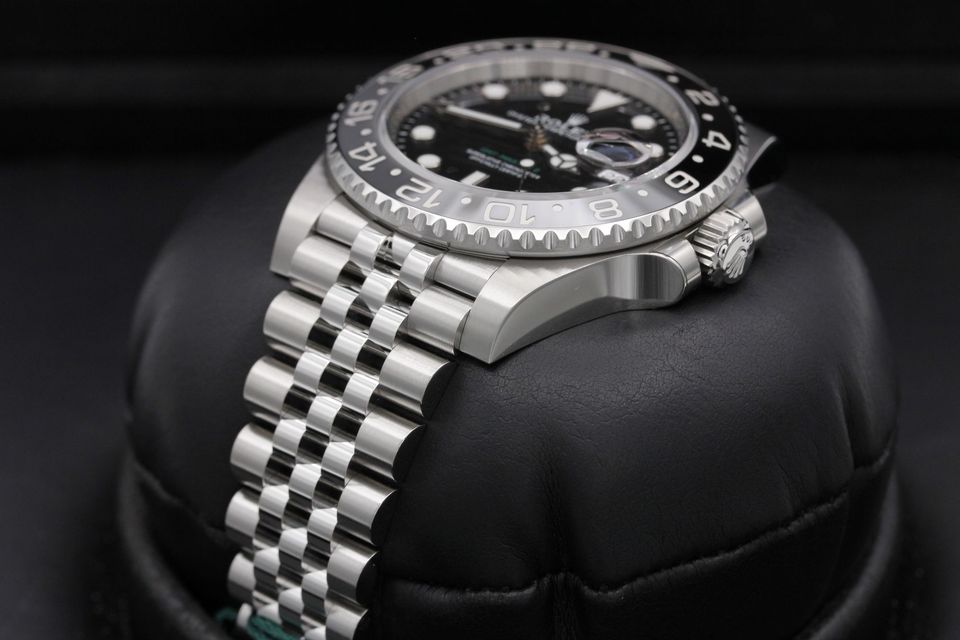 Rolex GMT Master II 126710 GRNR Image 2